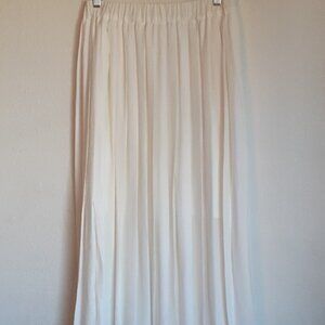 White plaited skir sz 12